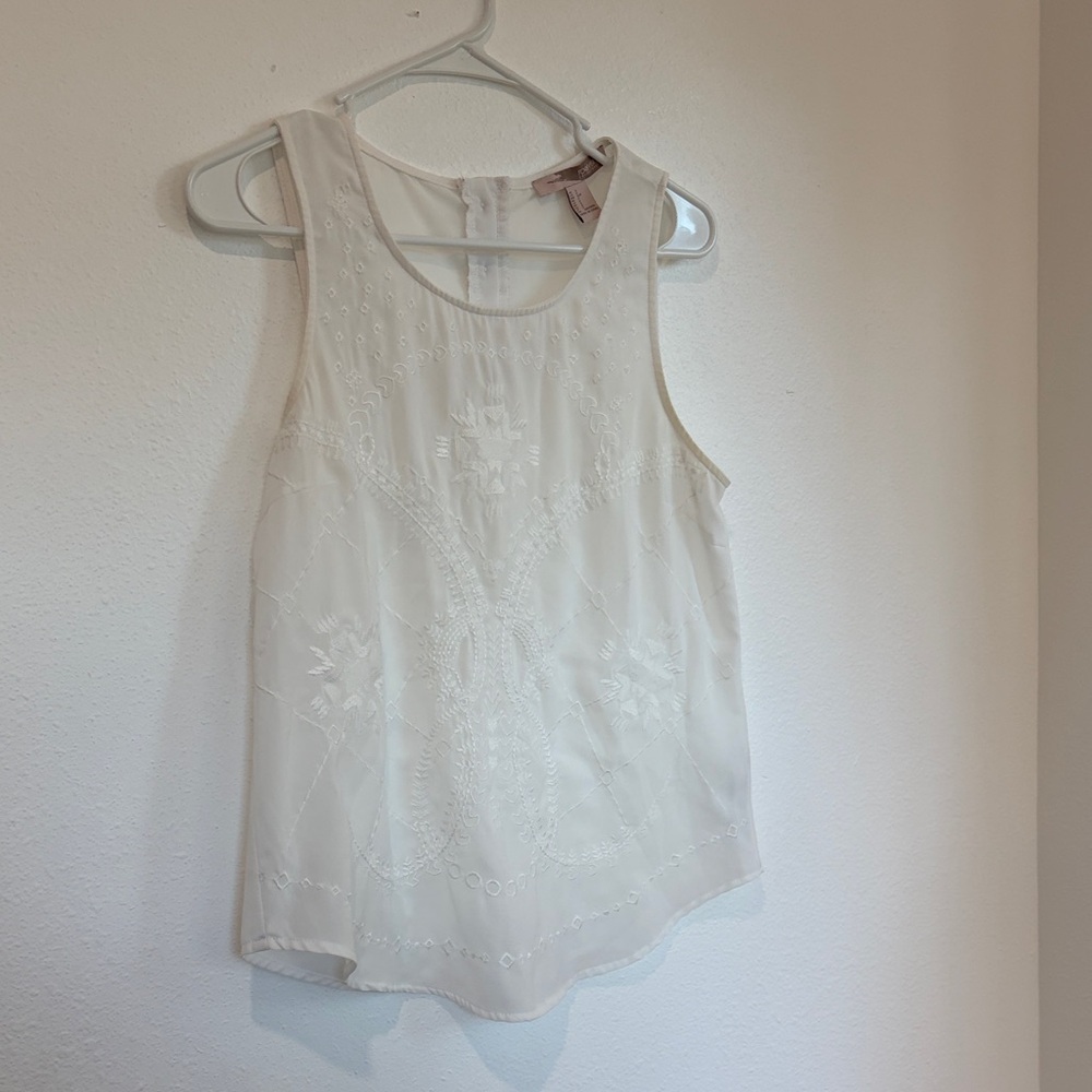 Forever 21 Elegant White Sleeveless Top